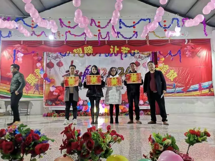 跆拳道半决赛掀起高潮，剑门旋风队强势反弹关中麒麟队，高压逼抢奏功——复盘值得玩味(跆拳道全国冠军总决赛2025)