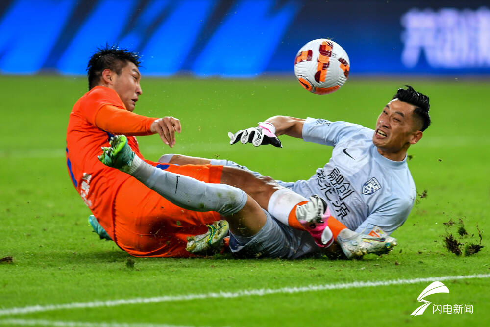 冰球附加赛上演强强对话，瓯越霹雳队翻盘姑苏天虎队，战术调整见效；主场山呼海啸的简单介绍