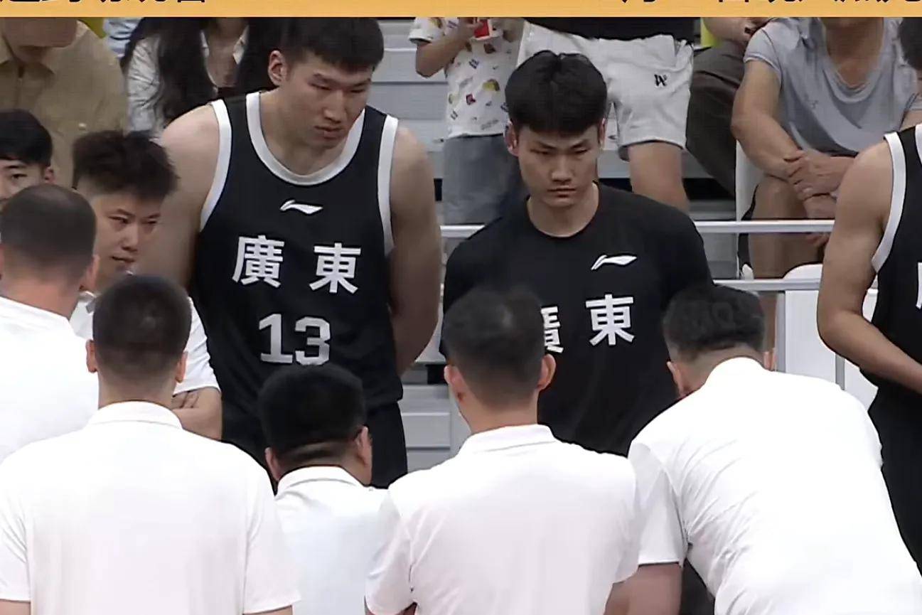 CBA常规赛倒计时，深圳男篮今晚绝杀压哨，细节引发关注，更衣室稳定，资深球员宣示担当的简单介绍